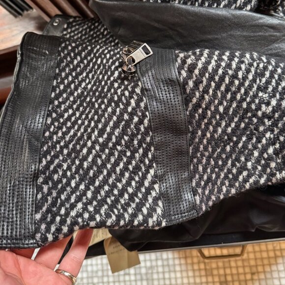 Burberry Black Leather Sleeves Wool Tweed Coat - Picture 15 of 15